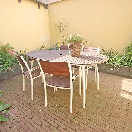 Studio & Garden Near Westerpark Апартаменты